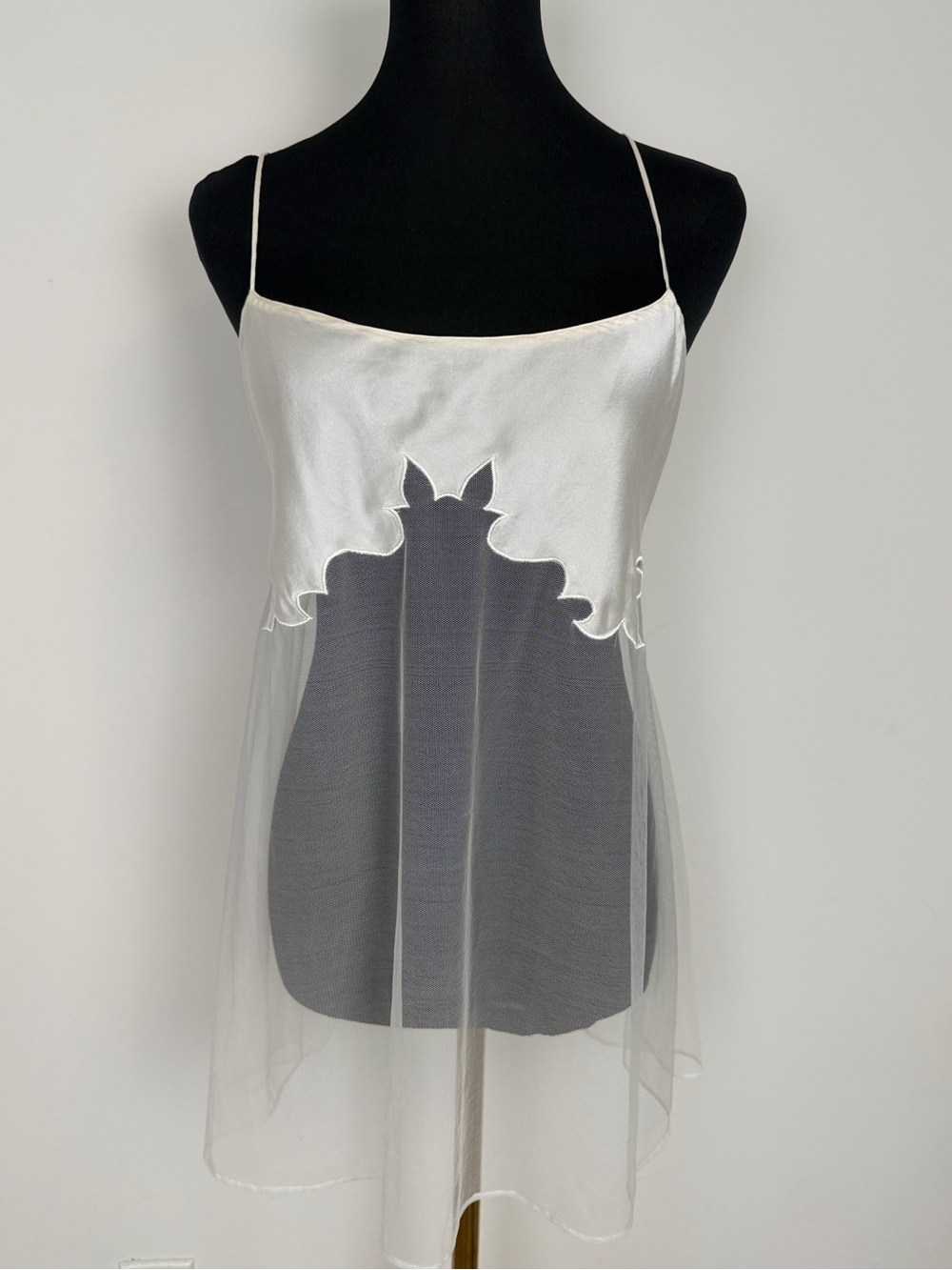 90’s Vintage Victoria’s Secret Silk / Nylon Chemise Slip M
